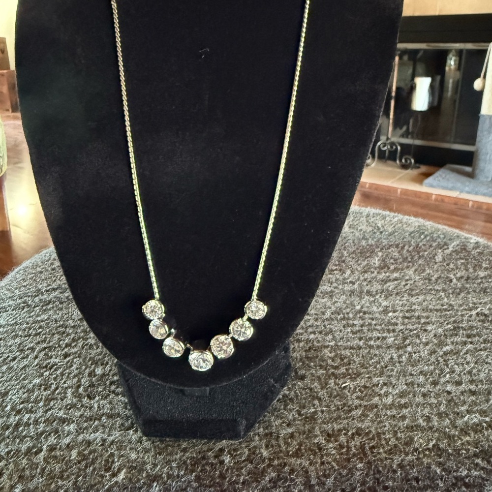 Elegant Silver Necklace with Crystal Accents